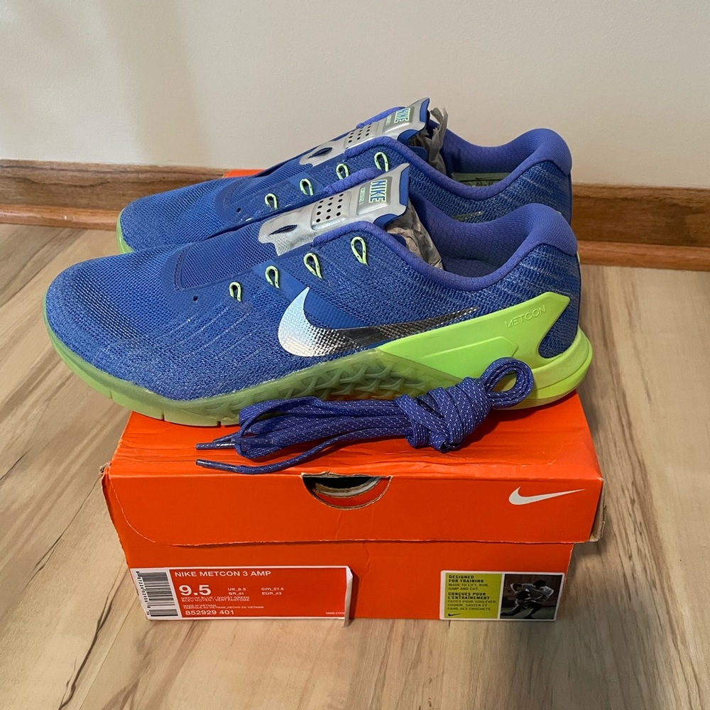 Nike Metcon 3 AMP Blue and Green Shoes (the green glows in the dark)